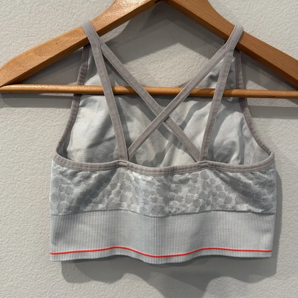 Aerie Gray and White Patterned Leopard Sports Bra Size Large - Image 2
