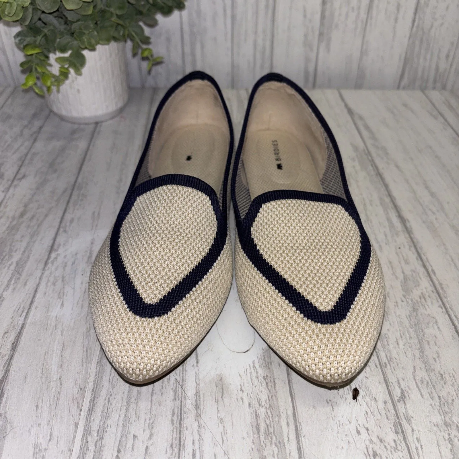 Womens Size 7.5 Birdies Eggshell And Navy EUC - Image 3