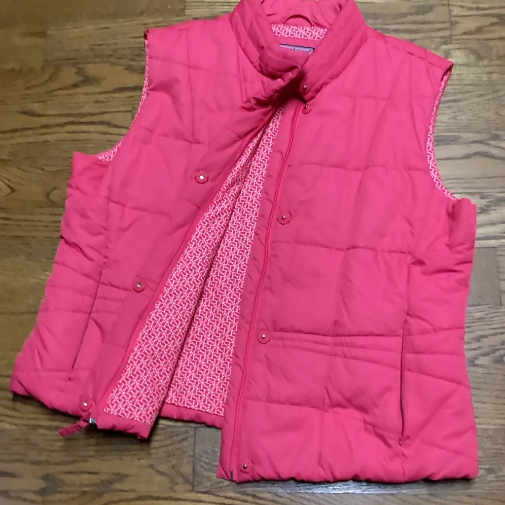 Vineyard Vines quilted vest. Size XL in pink - Image 8