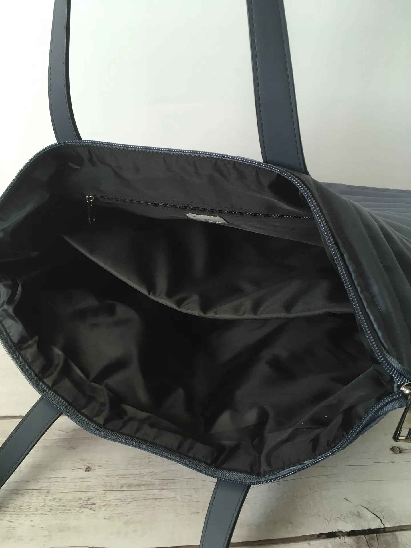 Quilted Tote Bag Gray - Image 6