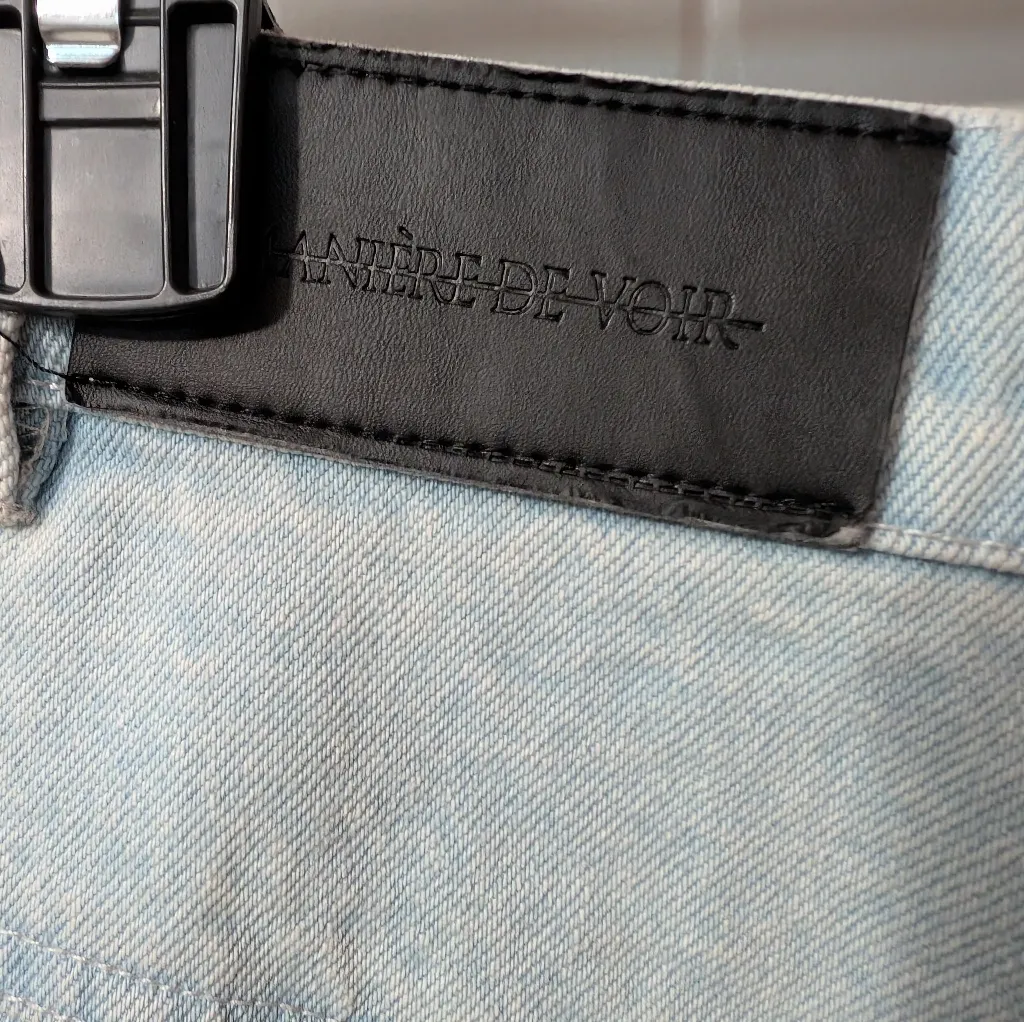 Maniere De Voir High Rise Distressed Straight Relaxed Jeans W8 Light Wash - Image 3