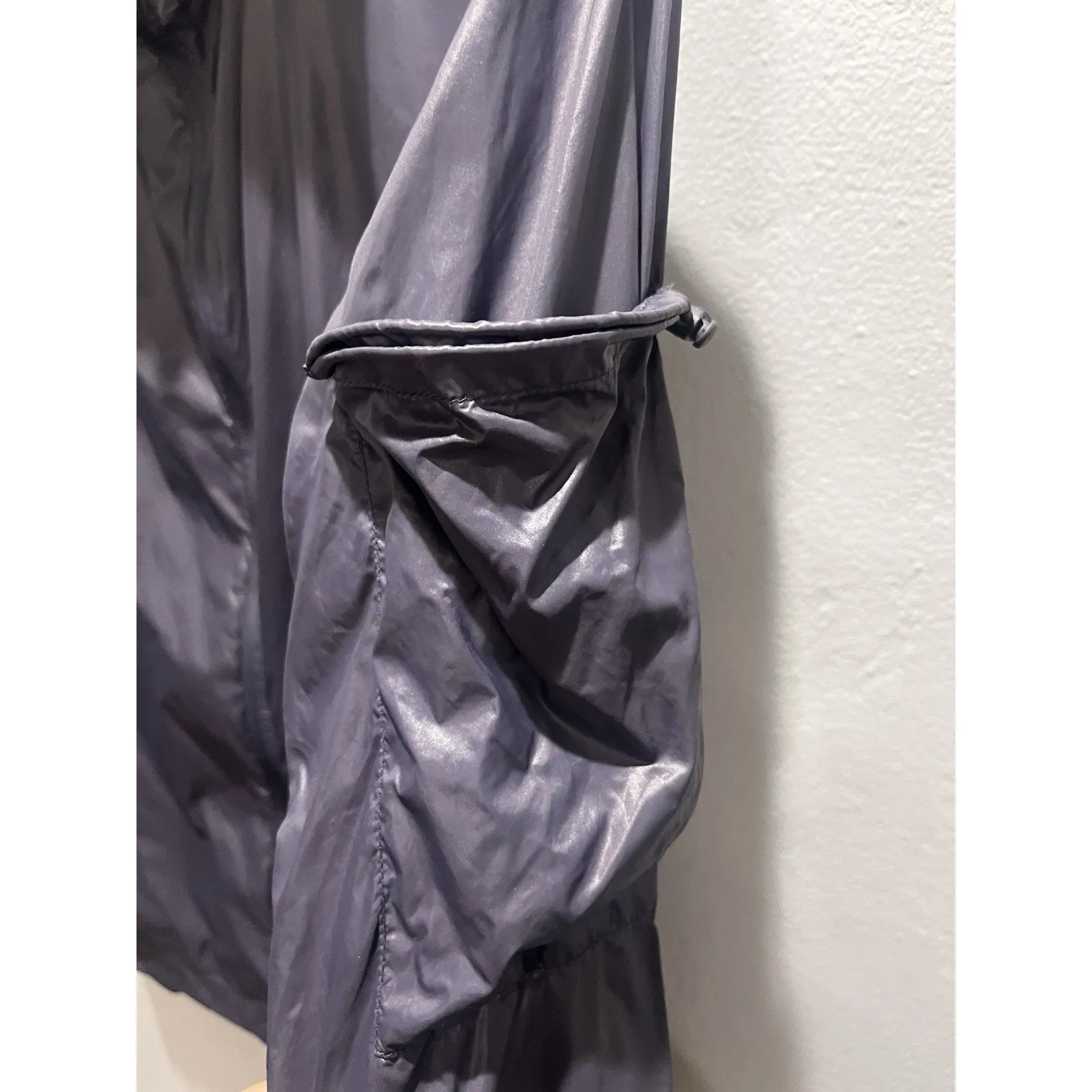 Fabletics  Kali Run Jacket Hooded Packable Lightweight Nylon Vent Blue Small - Image 8