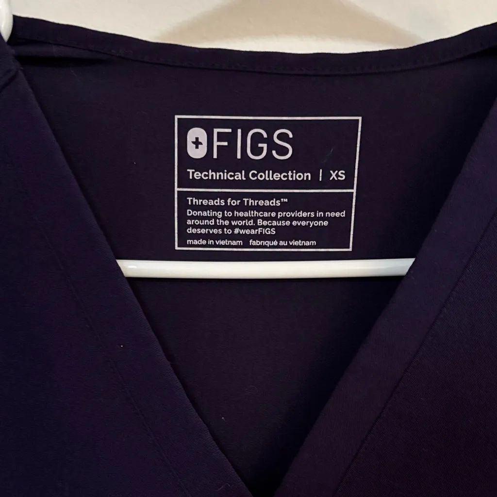 Figs Dark Purple Scrub Set - Image 2