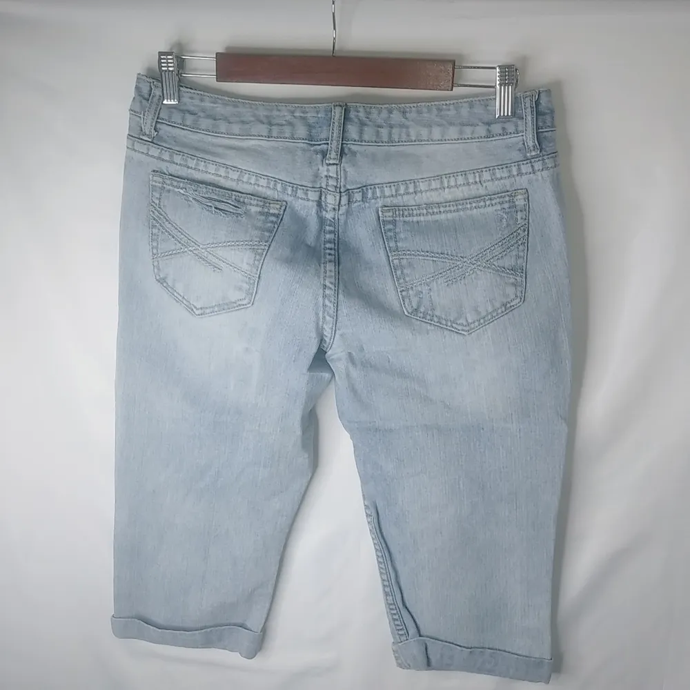 Aeropostale 9/10 32 Jeans Long Light Wash Shorts - Image 6