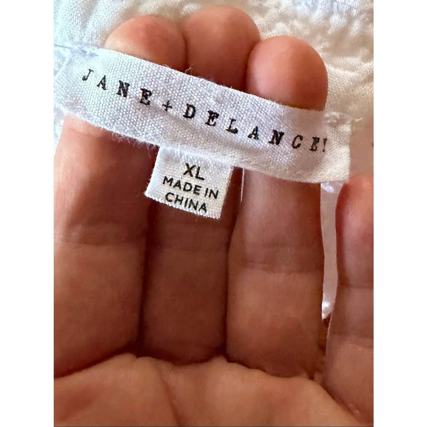 JANE+ DELANCE! White Textured Blouse Size XL Rayon Stretch Top - Image 2