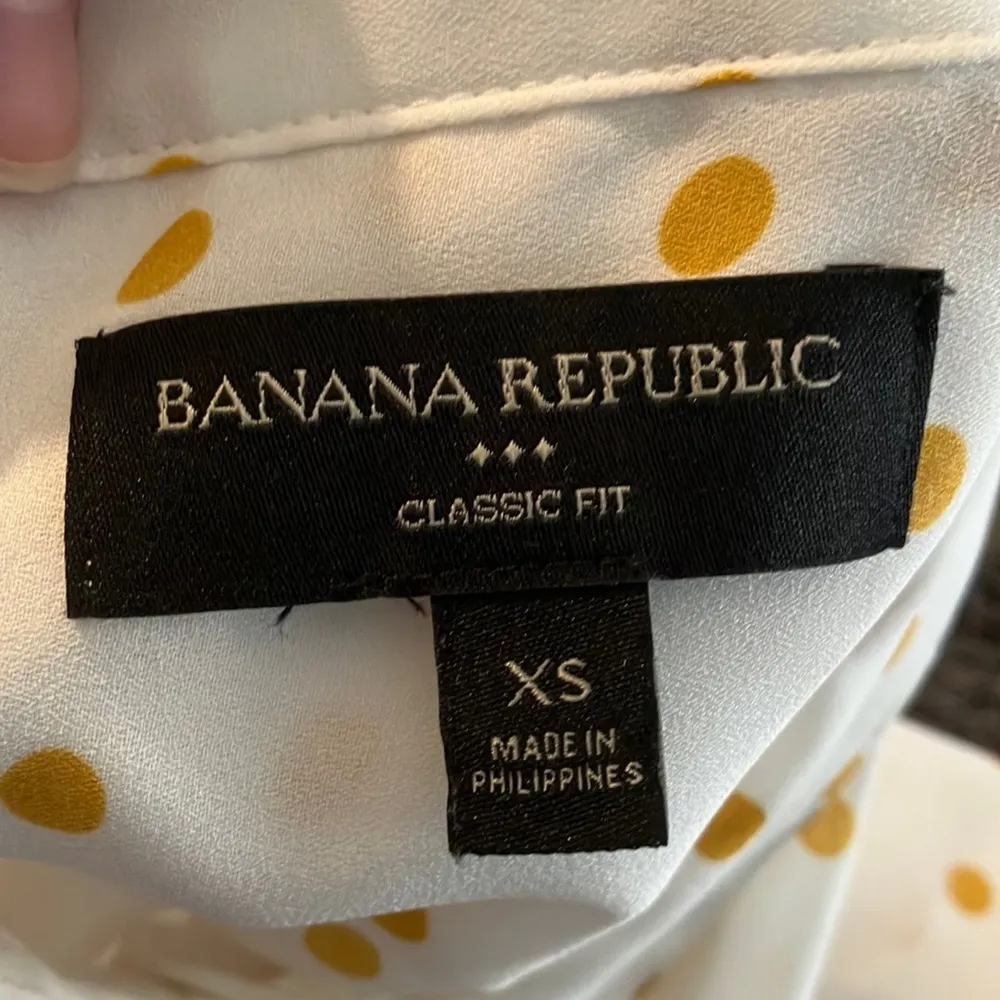 🔹4 for $30 Banana Republic Classic Fit Sleeveless Button Down Blouse, XS - Image 4