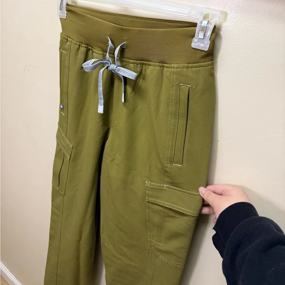 FIGS Tapered Cargo Scrub Pants NWT - Image 2