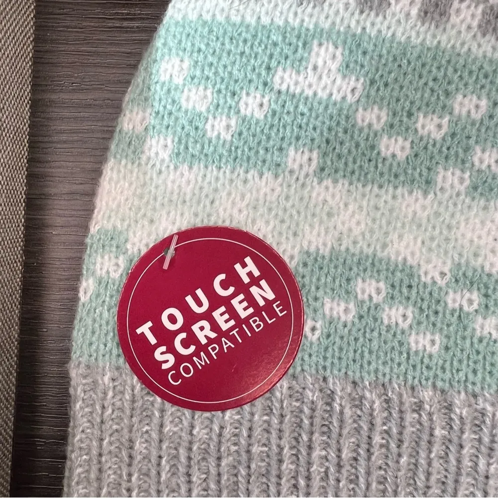 Mail Luks Beanie Hat & Touchscreen Gloves Set - Image 3