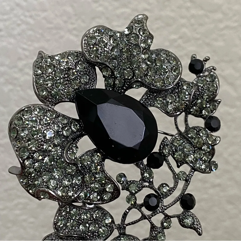 Unsigned Flower Bouquet Faux Rhinestones Gunmetal Large Brooch 62g NOS Black - Image 6