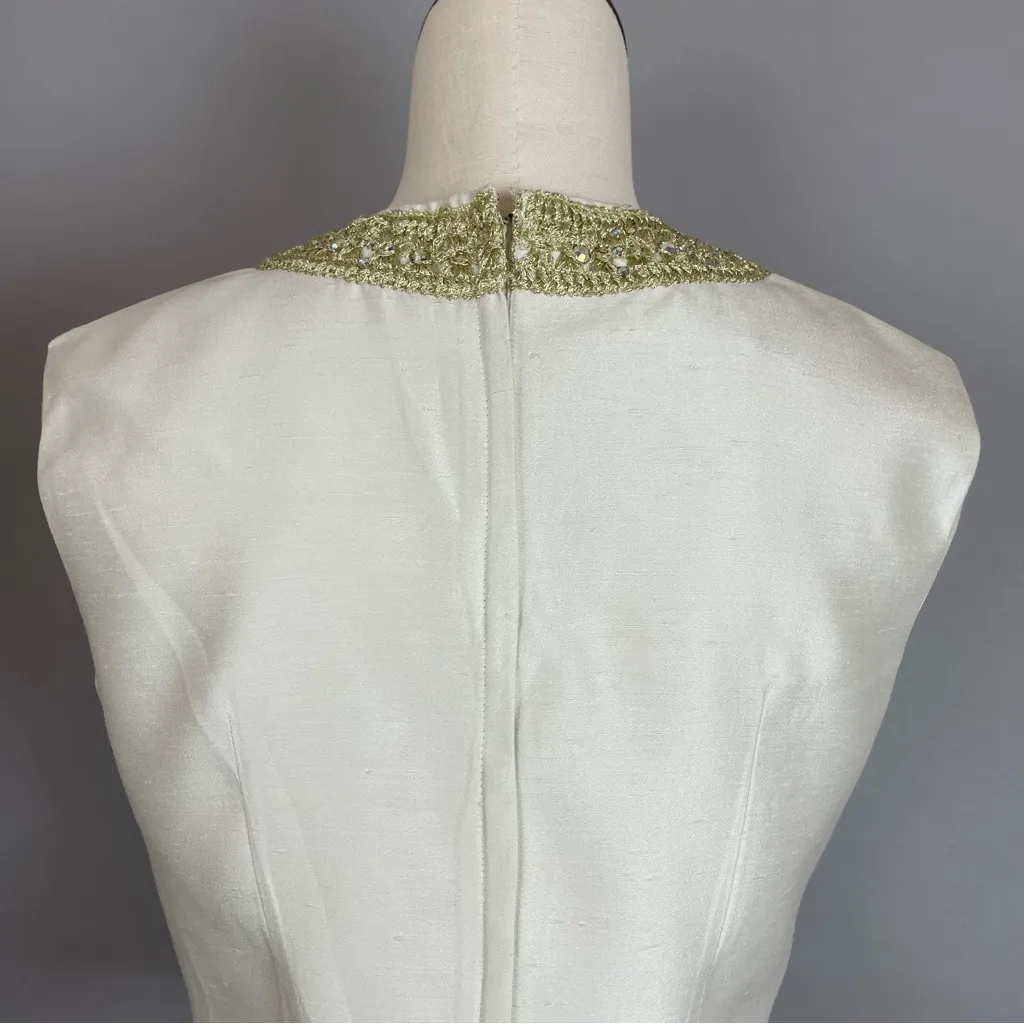 Vintage 1960s Blouse White‎ Gold Embellishment Trim Neckline Sleeveless Top Slub White - Image 4