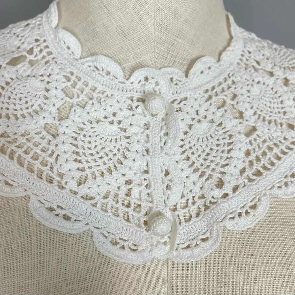 Vintage Crocheted Lace Collar Cotton‎ White Buttons Victorian Peking Handicrafts - Image 4