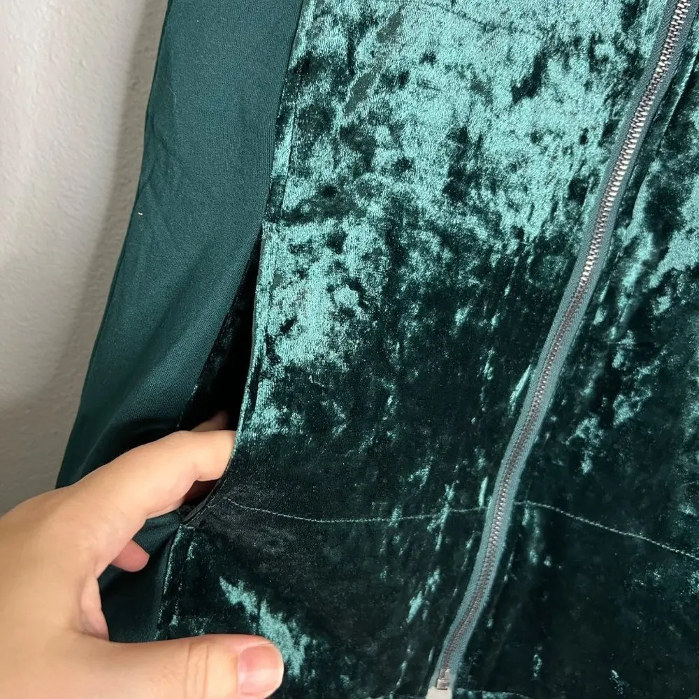 NWT XCVI Forest Green Full Zip Velvet‎ Velour Vest w/ Pockets Size Small - Image 6