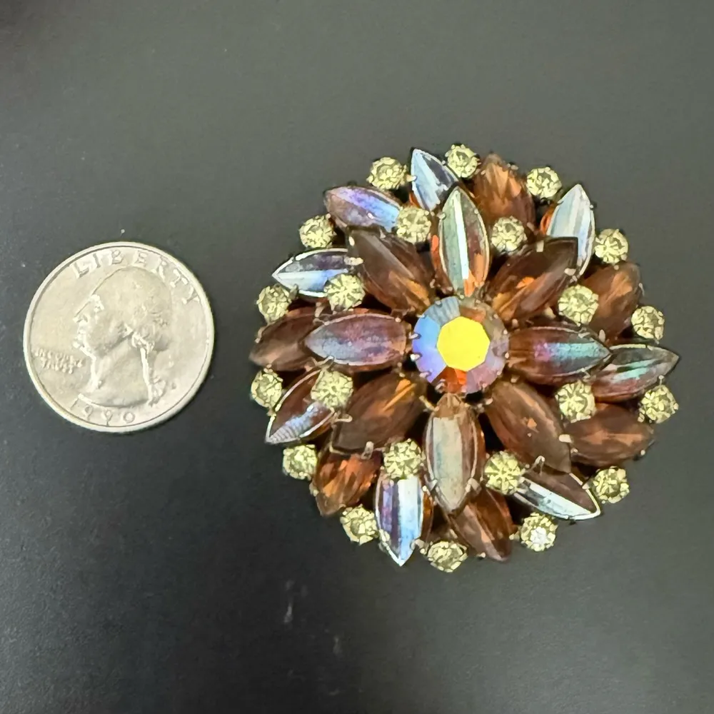 Vintage Unsigned Amber Color Navette Plastic Rhinestones 3D Flower Brooch 28g. Brown - Image 4
