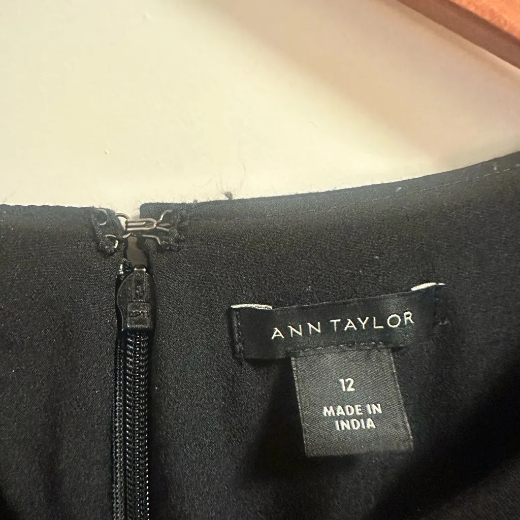 Ann Taylor Lacy Ruffle Doubleweave Dress Size 12 - Image 9