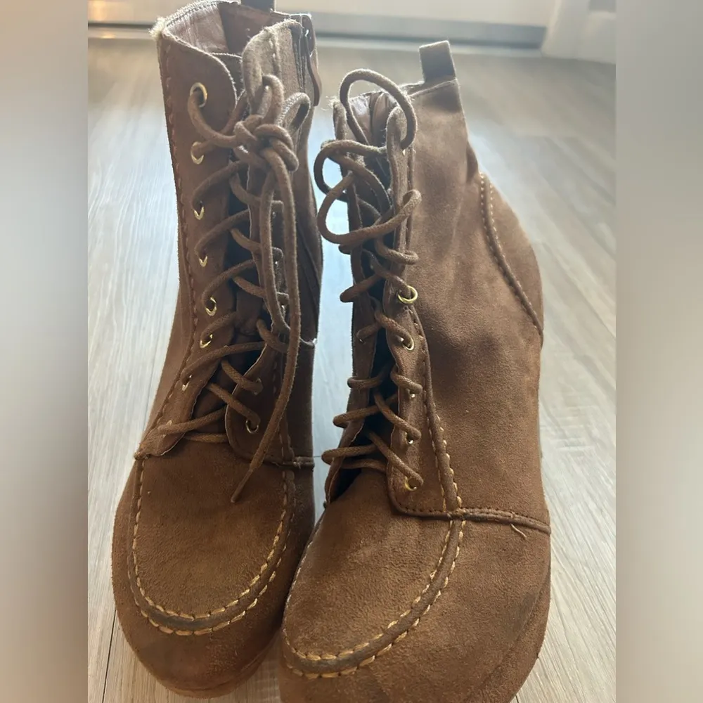 Bold and Beautiful: Platform Heeled Boots for Women Size 10 - Image 2