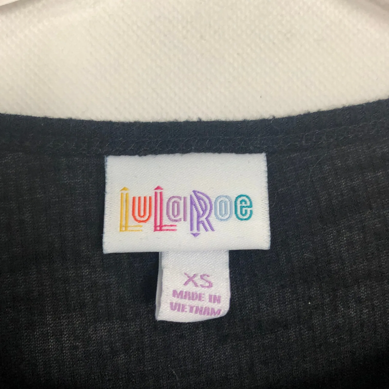 LuLaRoe Ribbed Black Tunic Top Pullover Elbow Sleeve Size XS - Image 2