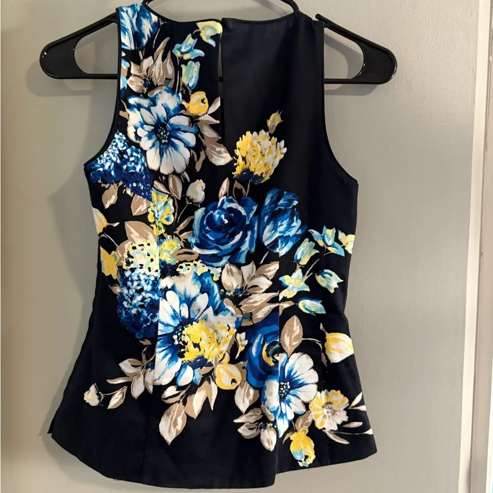 White House Black Market Fitted Black and Blue Dressy Tank Top - Image 2