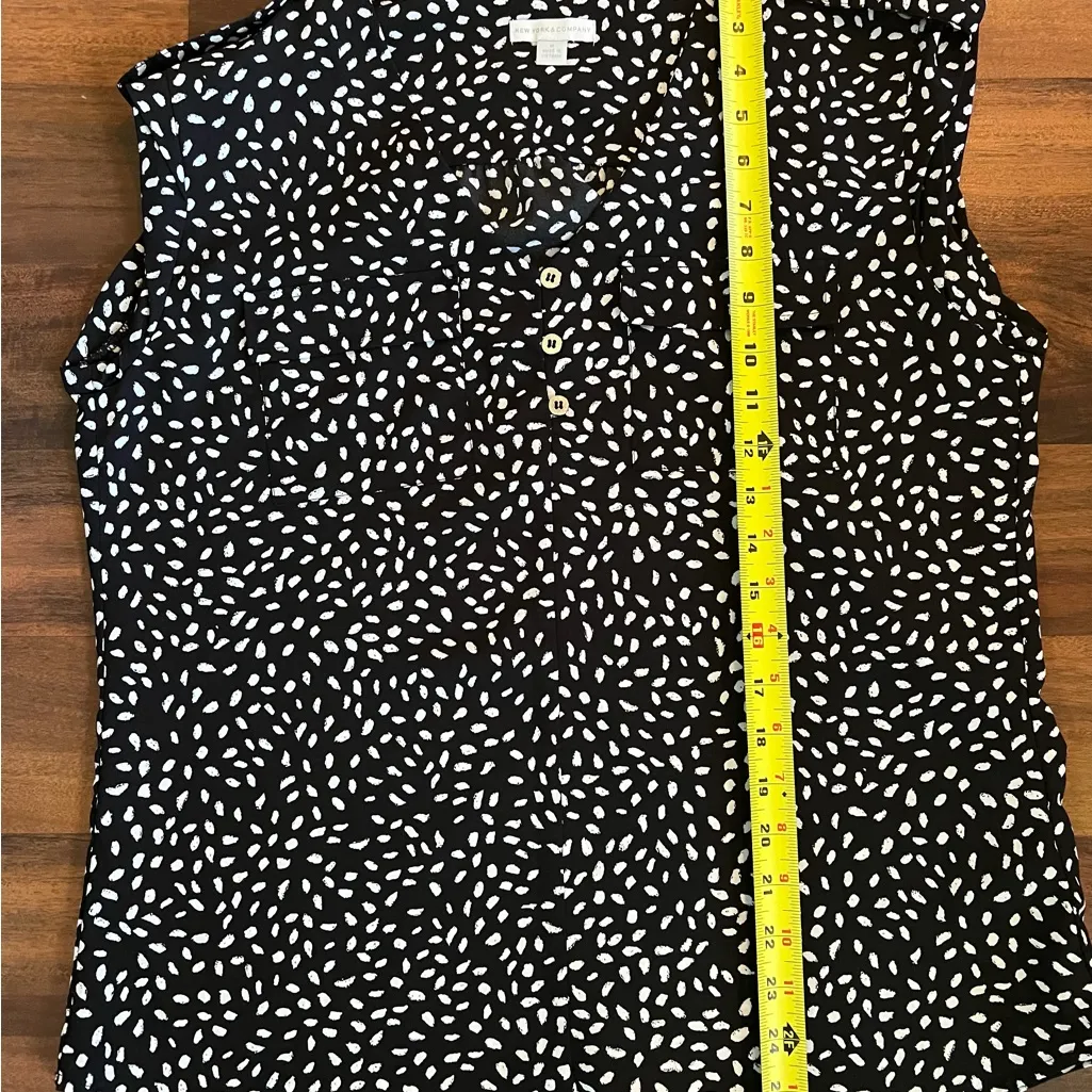 New York & Company Black and White Patterned Blouse - Image 8