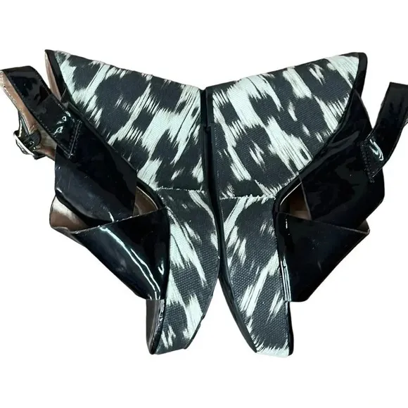 BCBG GENERATION BLACK PATENT‎ LEATHER WEDGE WOMEN'S SIZE 8 - Image 7