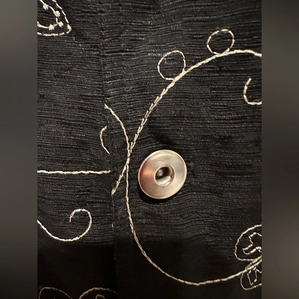 Carole Little Black & Cream Floral Embroidery Jacket Sz 3X Heavy Silver … - Image 5