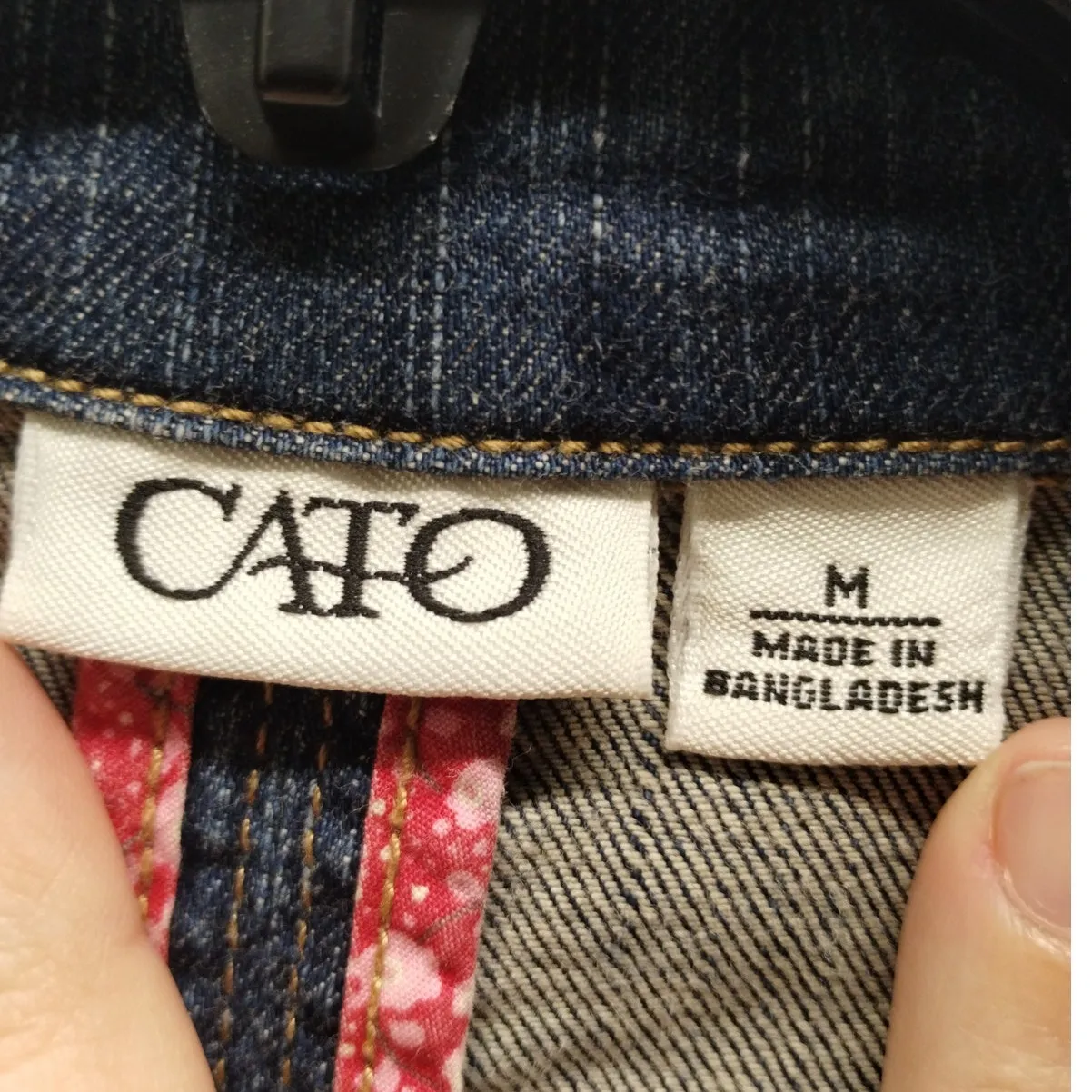 Cato Women's Size Medium Blazer-Style Medium Wash Denim Cropped Jean Jacket - Image 4