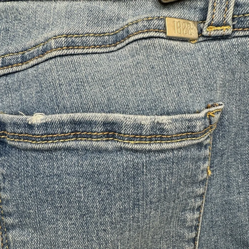 1822 Denim High rise Crop Boot Jean Stretchy Size 10 - Image 5