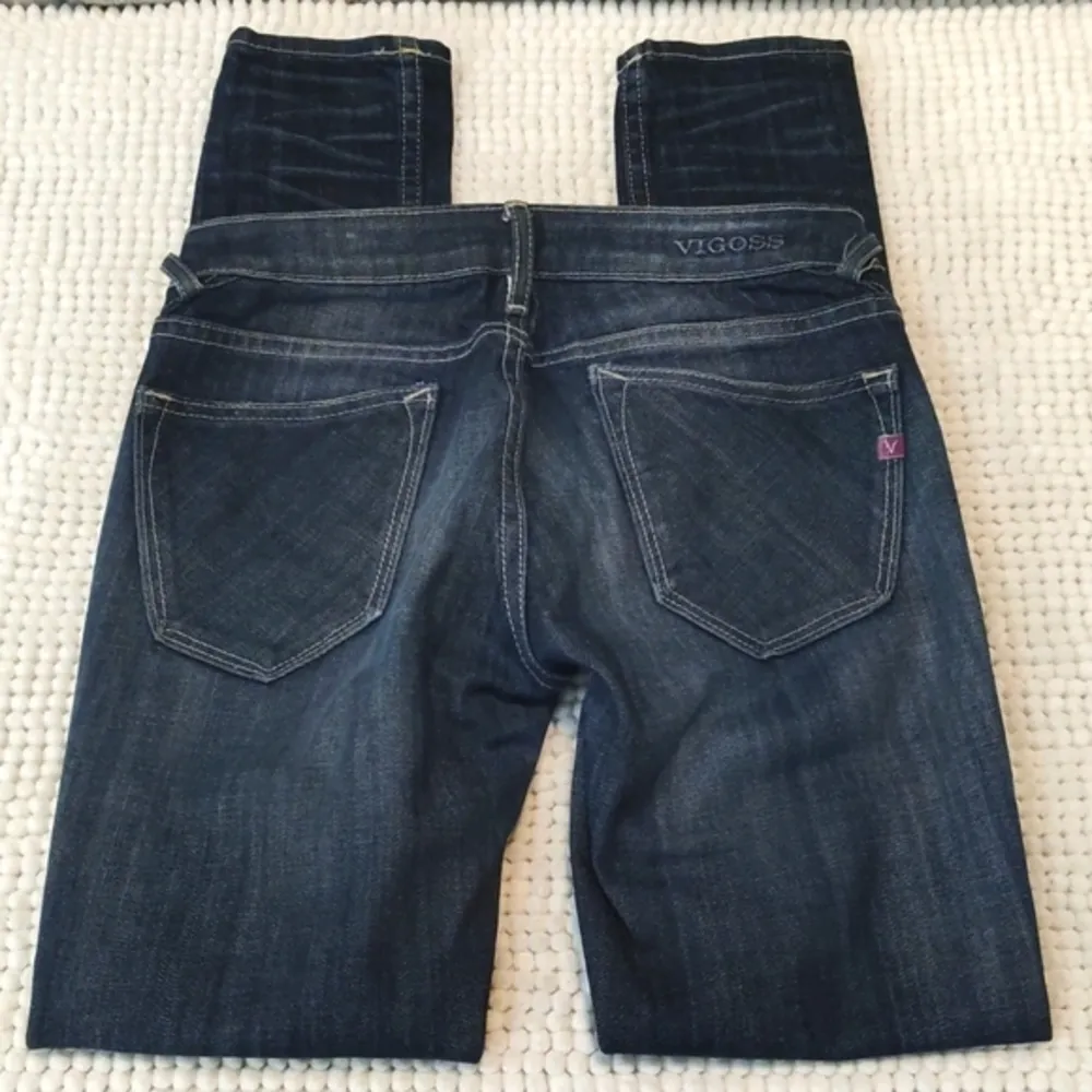 Women's Vigoss Dark Denim Wash Skinny Jeans Size 25/27 EUC #6866 - Image 3