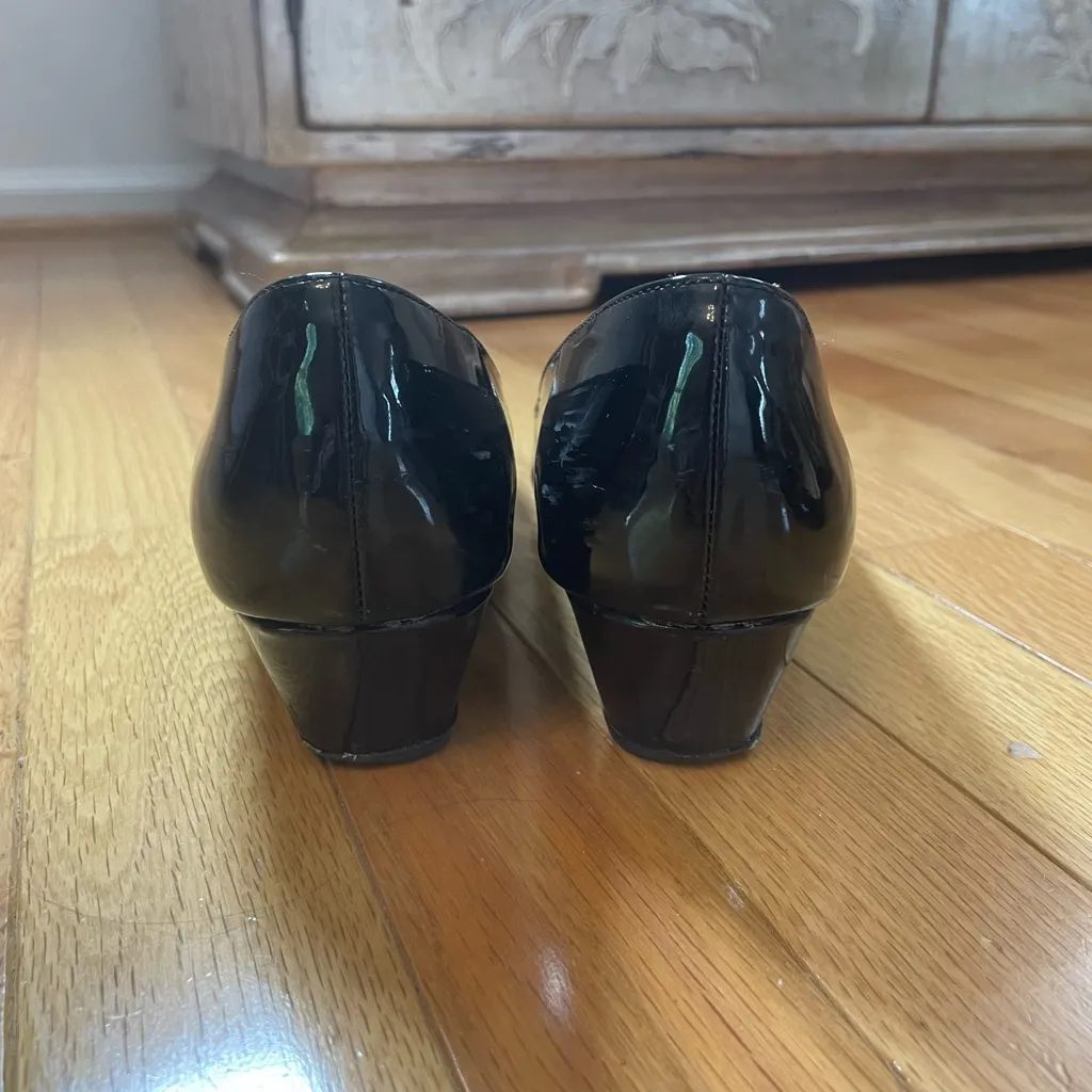 Adrienne Vittadini Black Patent Wedges - Image 3