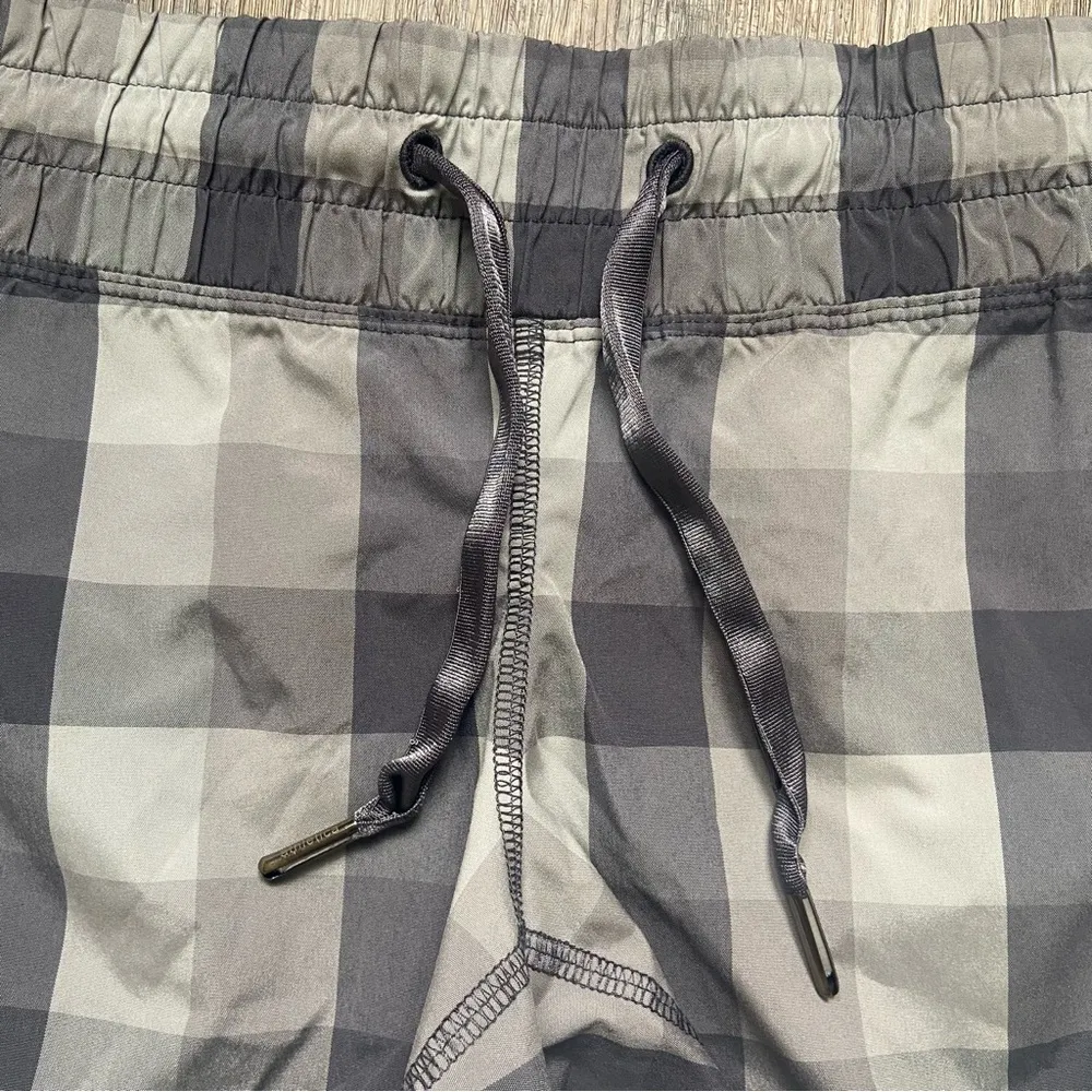 Lululemon Plaid Women's Athletic Shorts in Gray - Image 4