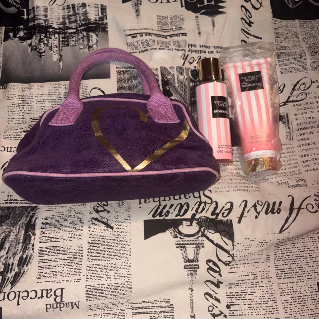 Victoria's Secret Purple Satchel with Gold Heart - Image 3
