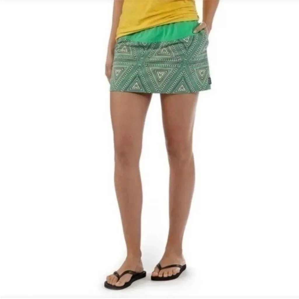 Patagonia Aztec Baggies Green Mini Skirt with Geometric Design With Pockets - Image 12