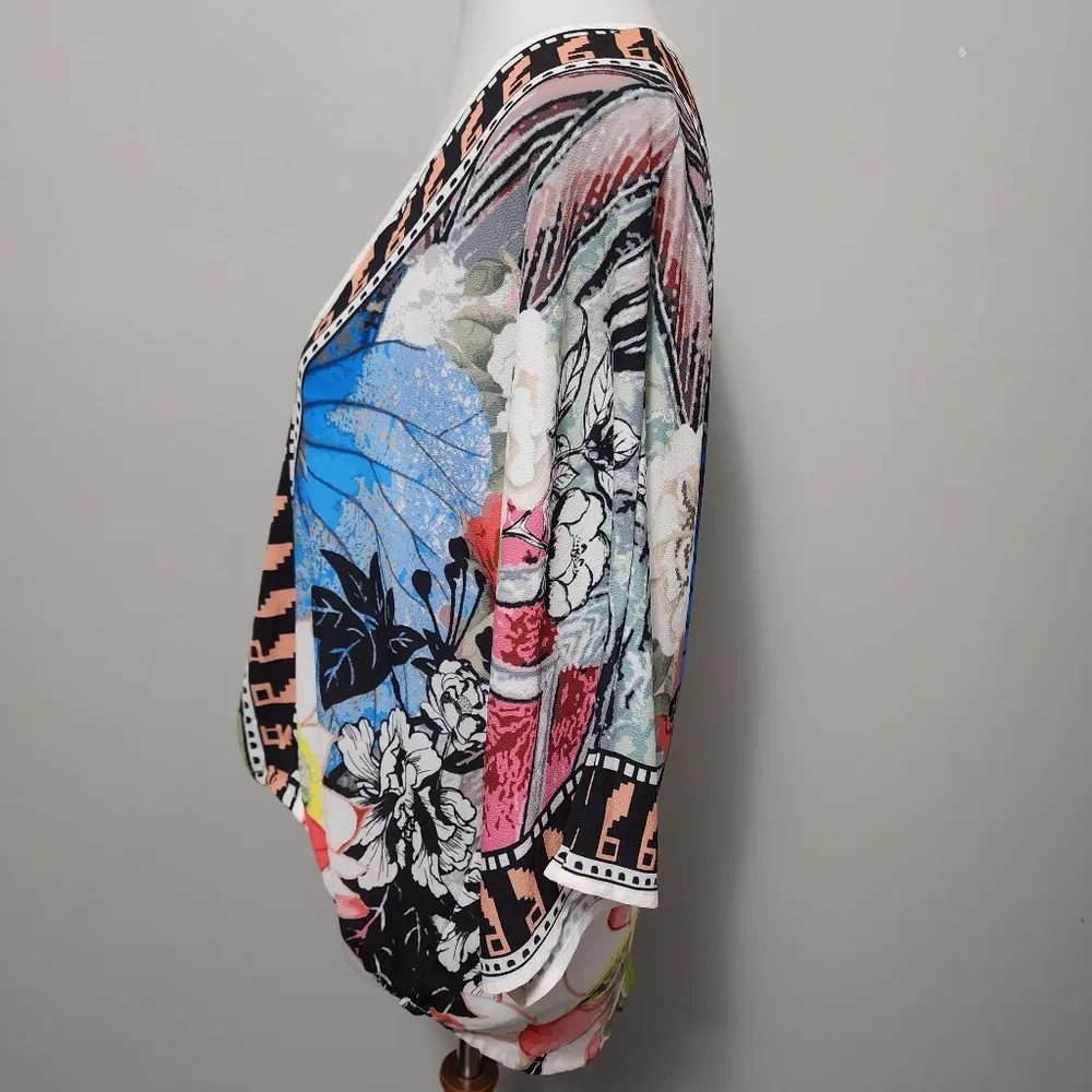 Jealous Tomato floral wrap front blouse size medium - Image 4