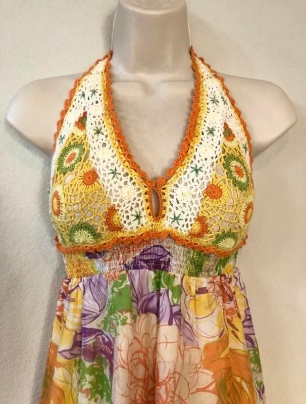 Like new boho style  halter top. Sz S - Image 3