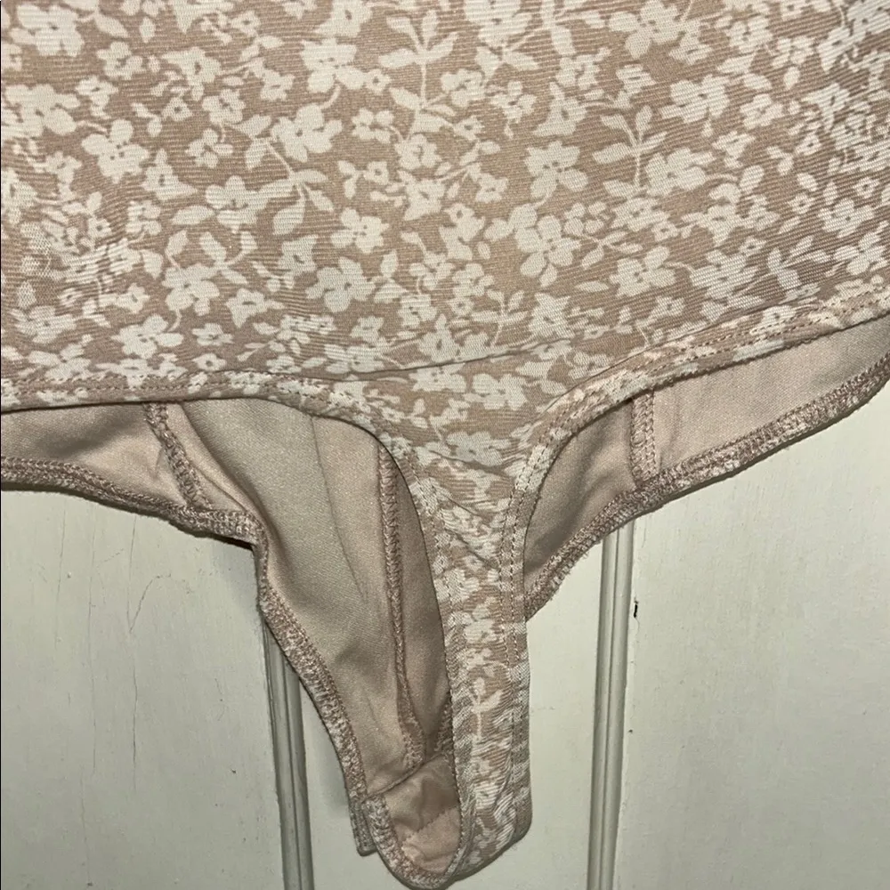 Frye Tan and White Smocked Bodysuit with Long Sleeves - Image 8