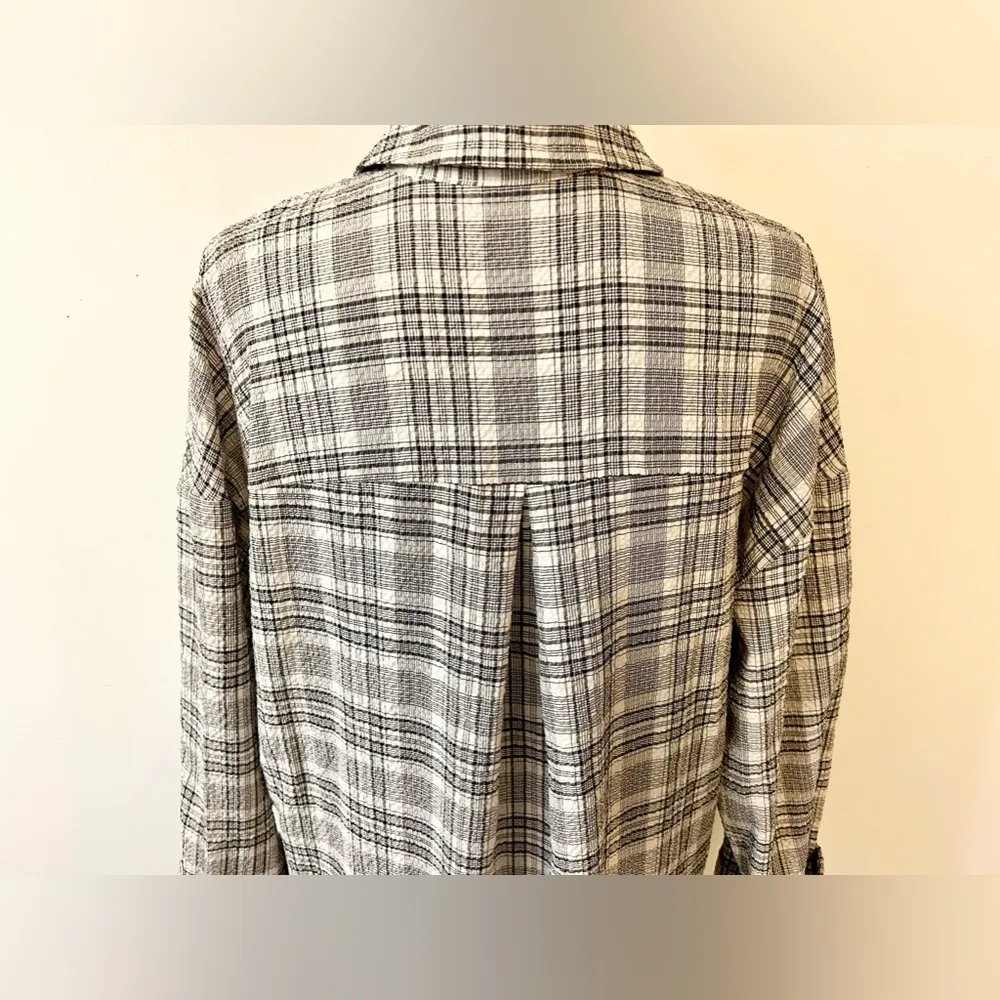 Leo Button Down Size Small - Image 11