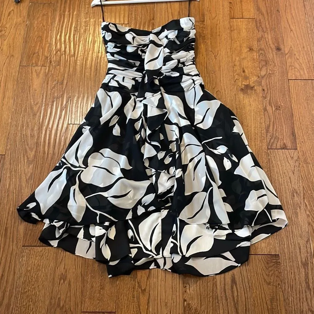 White House Black Market floral strapless flounce skirt dress 8 - Image 7