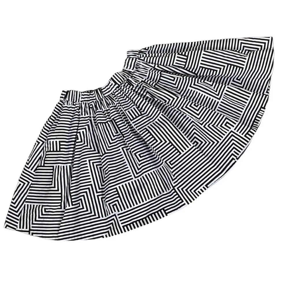 EUC Kate Spade Black White Geometric Pattern Flare Skirt - Image 2