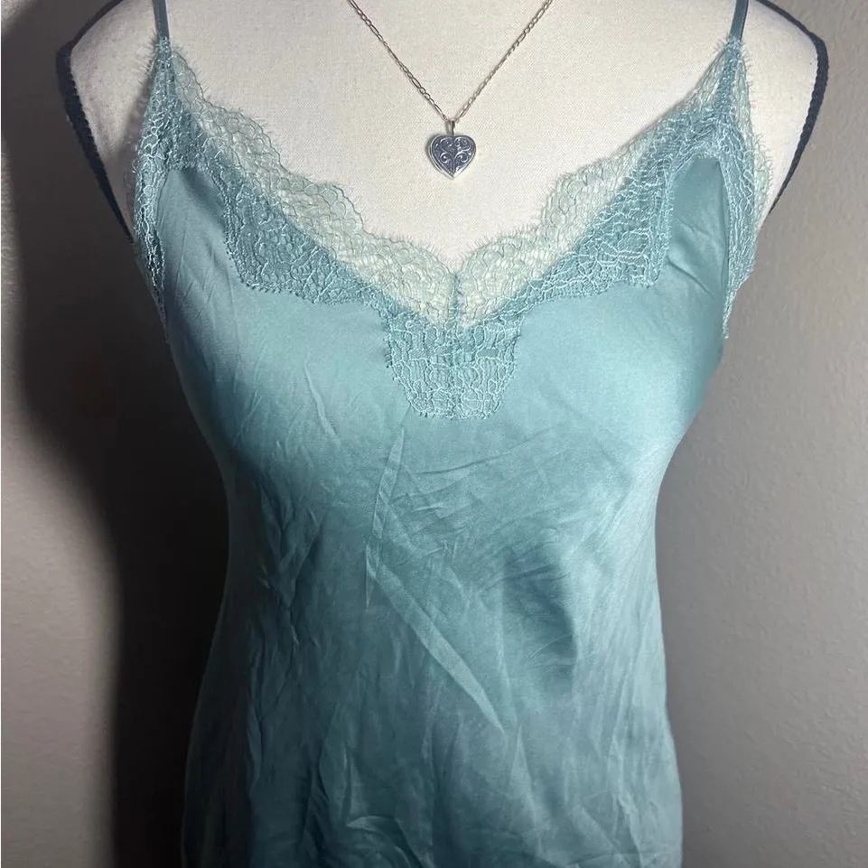 Y2K Victoria’s Secret Elegant Lace Trim Satin Chemise - Image 3