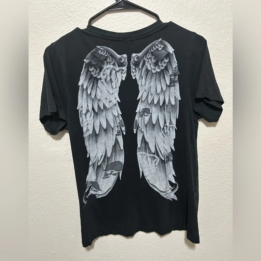🔥 Metal Mulisha Y2K V-Neck Graphic Tee – Wings Back Print – Fits Like Small 🔥 - Image 2