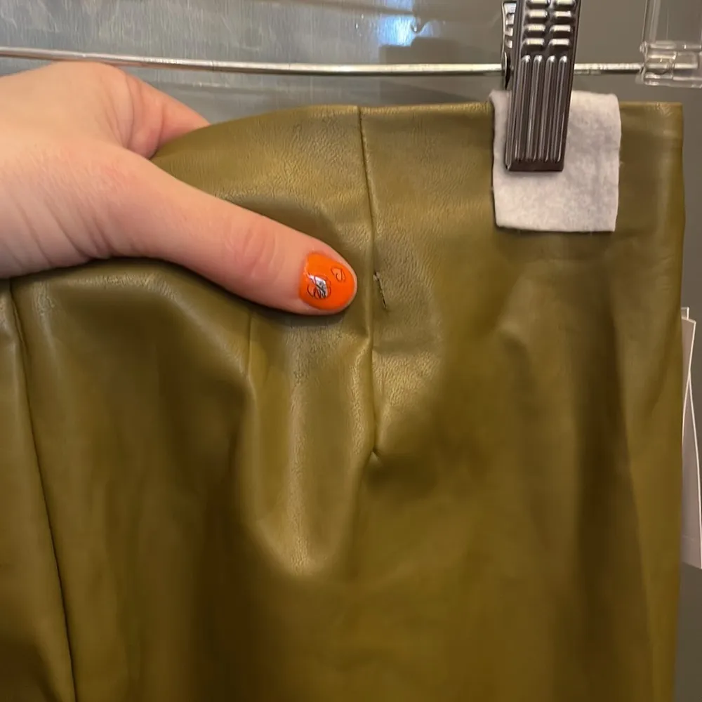 Babaton Frida Pant High-waisted Vegan Leather skinny pants Avocado size 8 NWT - Image 7