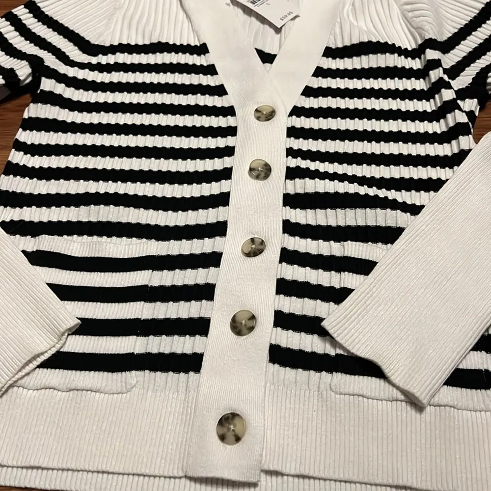 NWT Stripe Mixed Ribbed Pocket V-Neck Cardigan - Image 5