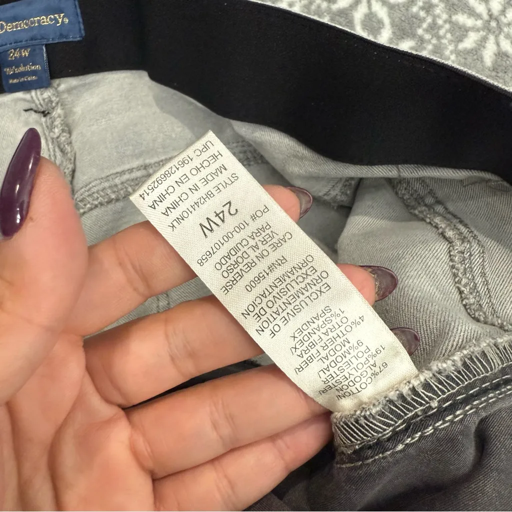 NWT Democracy Solution High Rise Slim Straight Gray Button Fly Jean Size 24W - Image 7