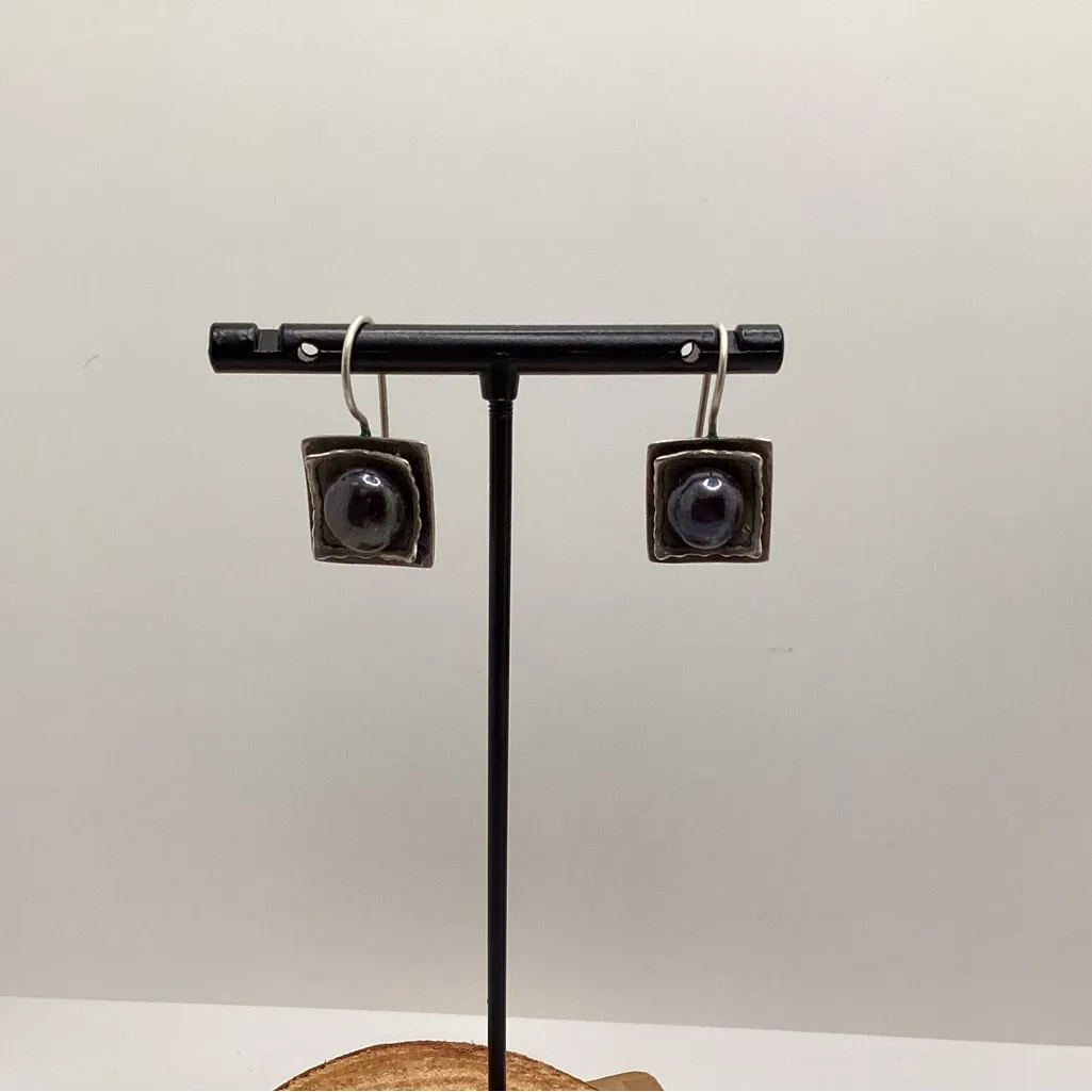 Silpada Iridescent Pearl fishhook earrings - Image 8