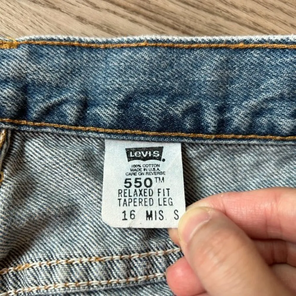 Levi's 550 Vintage Women's Relaxed Fit Tapered Leg Jeans Size 16 - Image 5