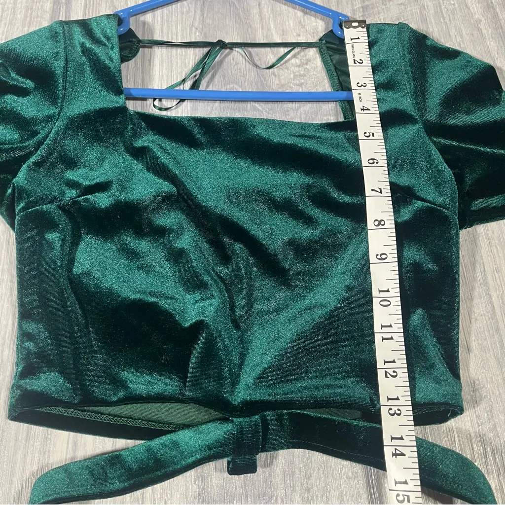 Willow Emerald Green Velvet Crop Top; Small Women's - Image 7
