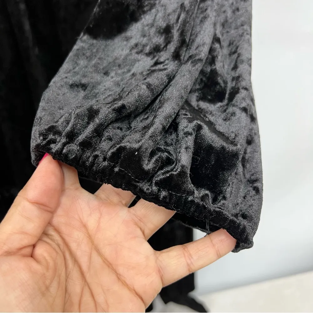 Torrid size 2 black velvet sweater dress velour long sleeve w/pockets - Image 3