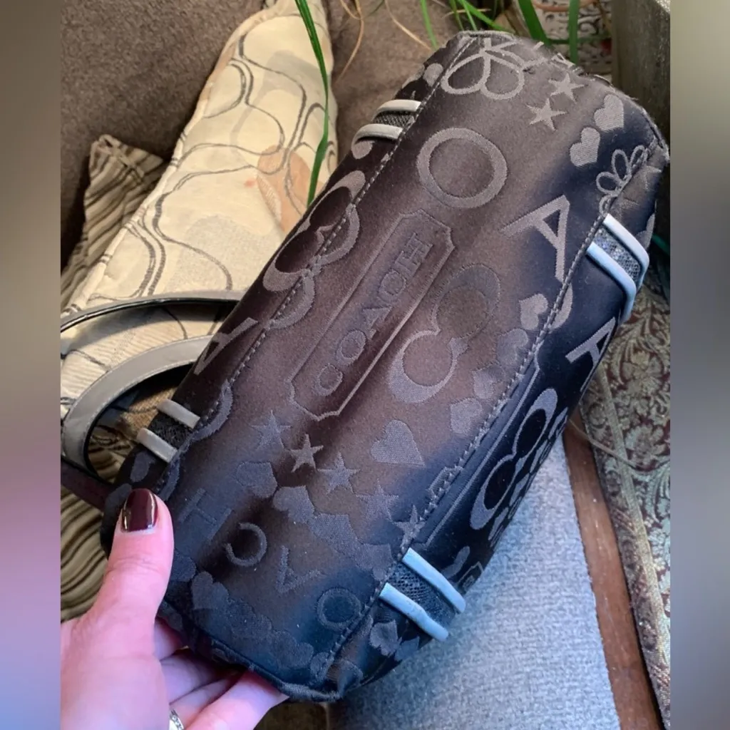 AUTHENTIC COACH BANDANA GLITTER GRAFFITI CANVAS / LIMITED EDITION - Image 3