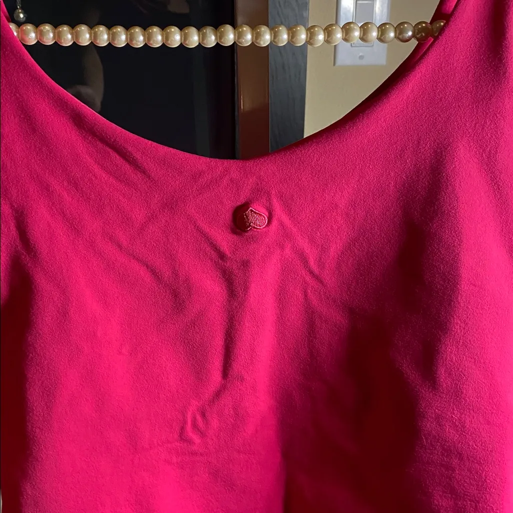 Pink Top with embroidered upside heart in the back Size L - Image 3