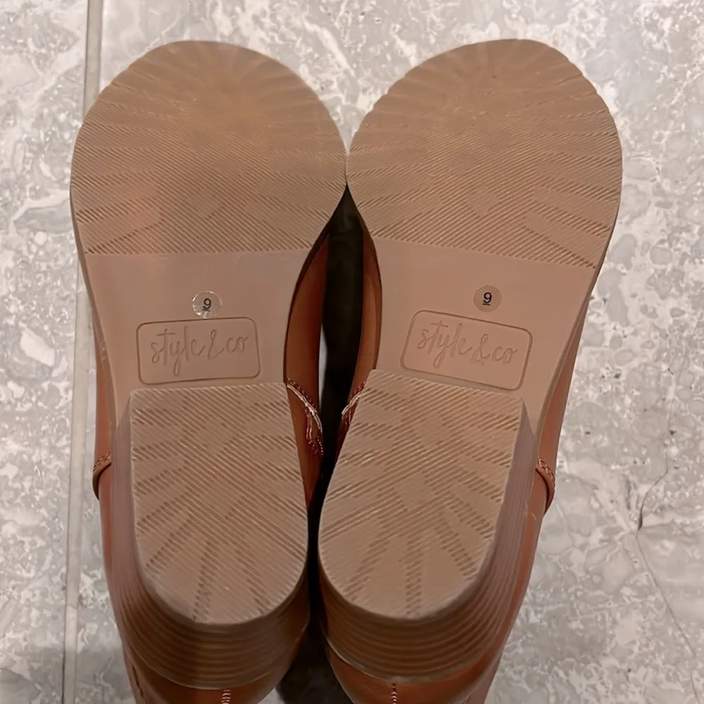 Style & Co. Memphyss Faux Leather Side Zip Ankle Boots Shoes, Cognac Size 9 NEW - Image 9