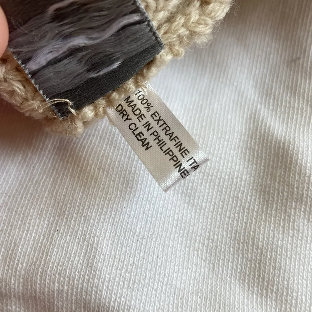 Carolyn Rowan Fingerless Gloves Italian Merino Wool Swarovski Flower Appliqués Yellow - Image 5